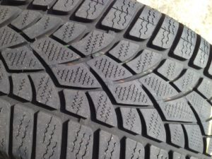 winter-tyre-1342875_1280